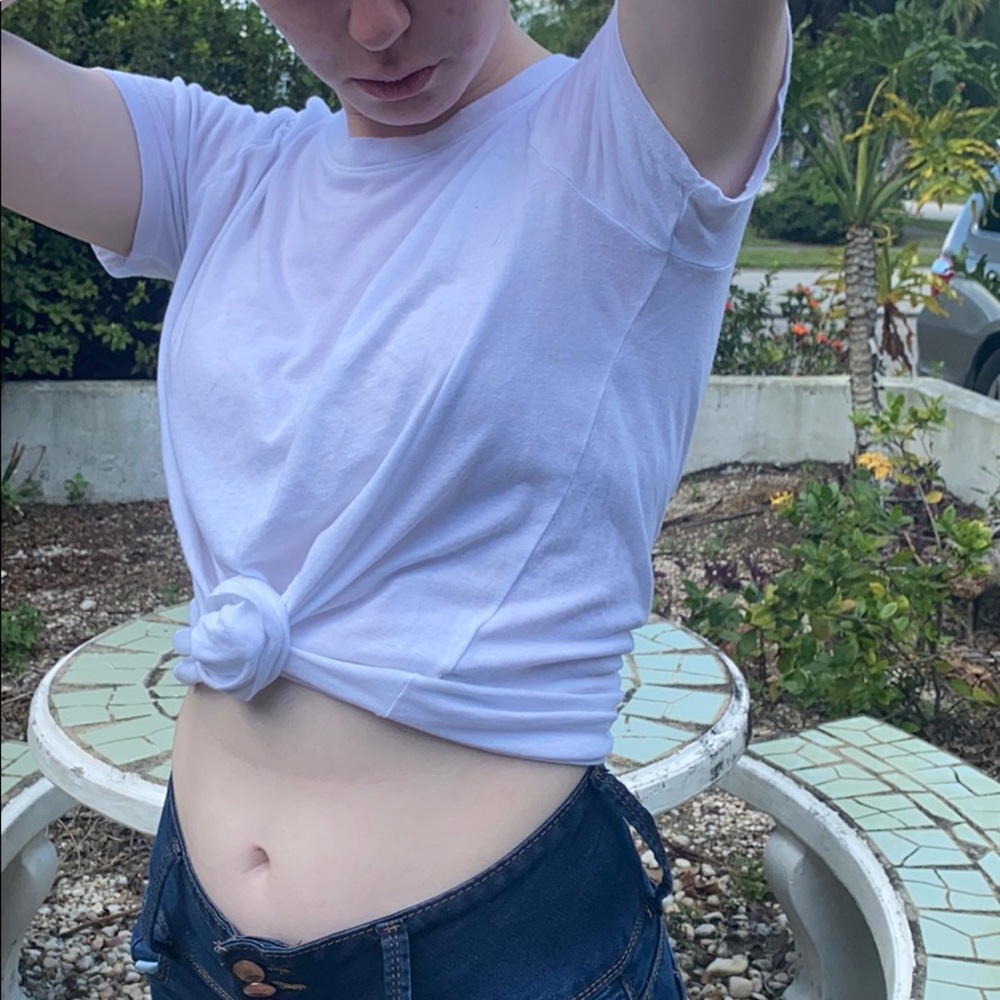 Basic white t